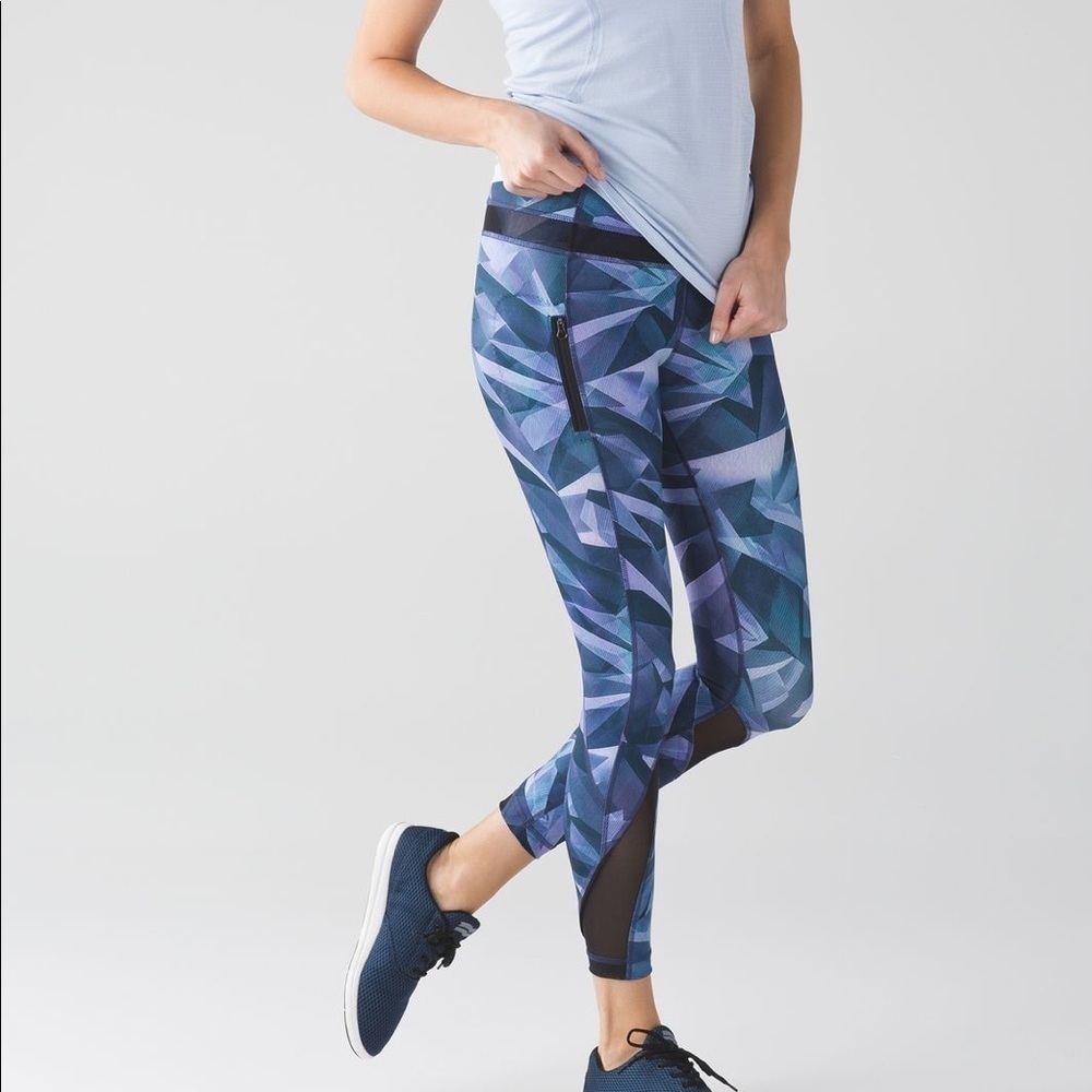 Lululemon | Inspire Tight II Pretty Prism Blue Black Size 4